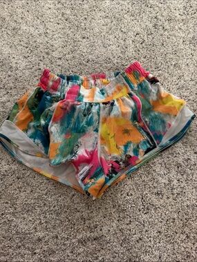 lululemon Multicolor Shorts  size 4, low rise, 2.5 inch